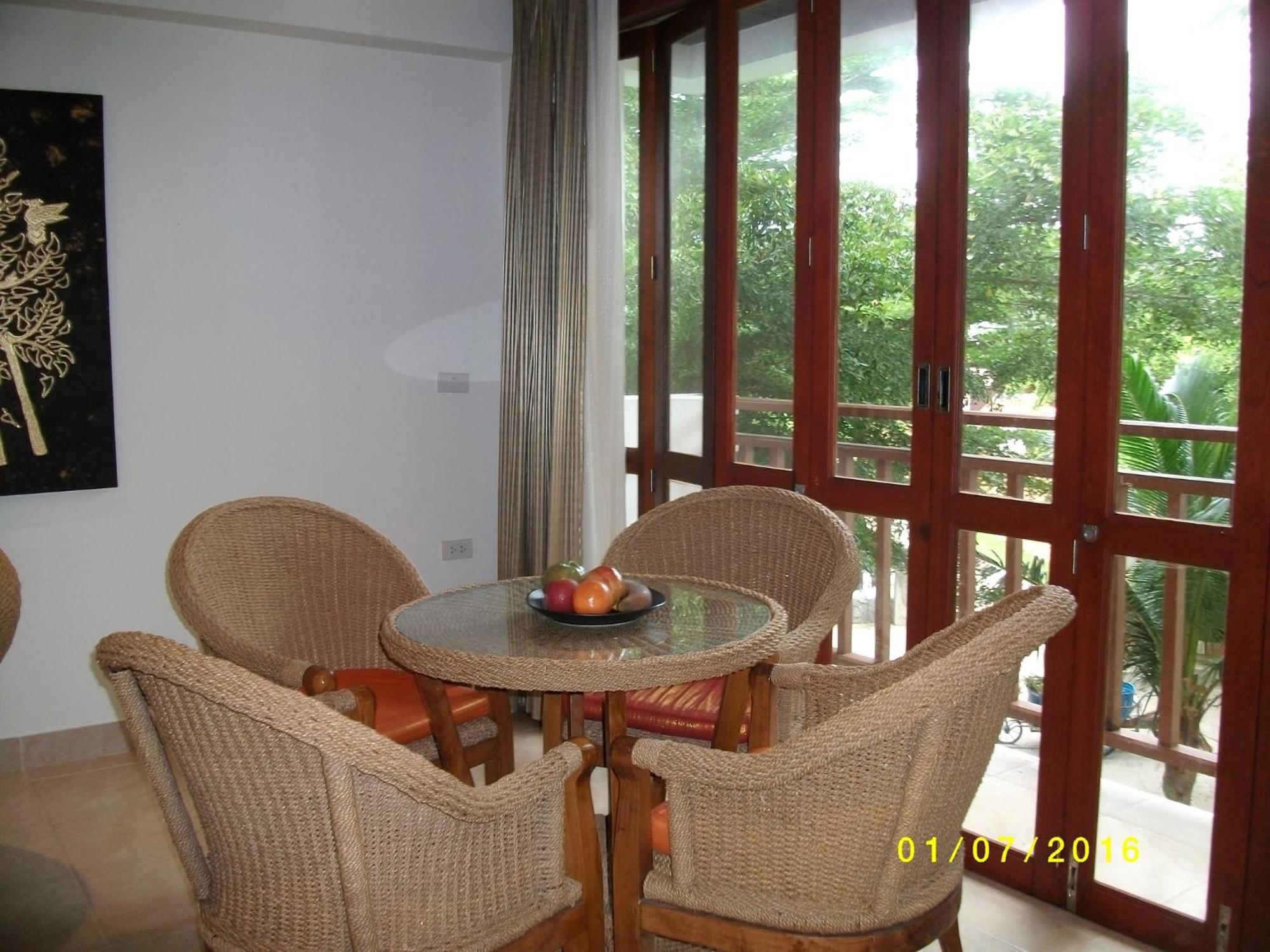 The Oriental Tropical Beach At Vip Resort Ban Phe Bilik gambar