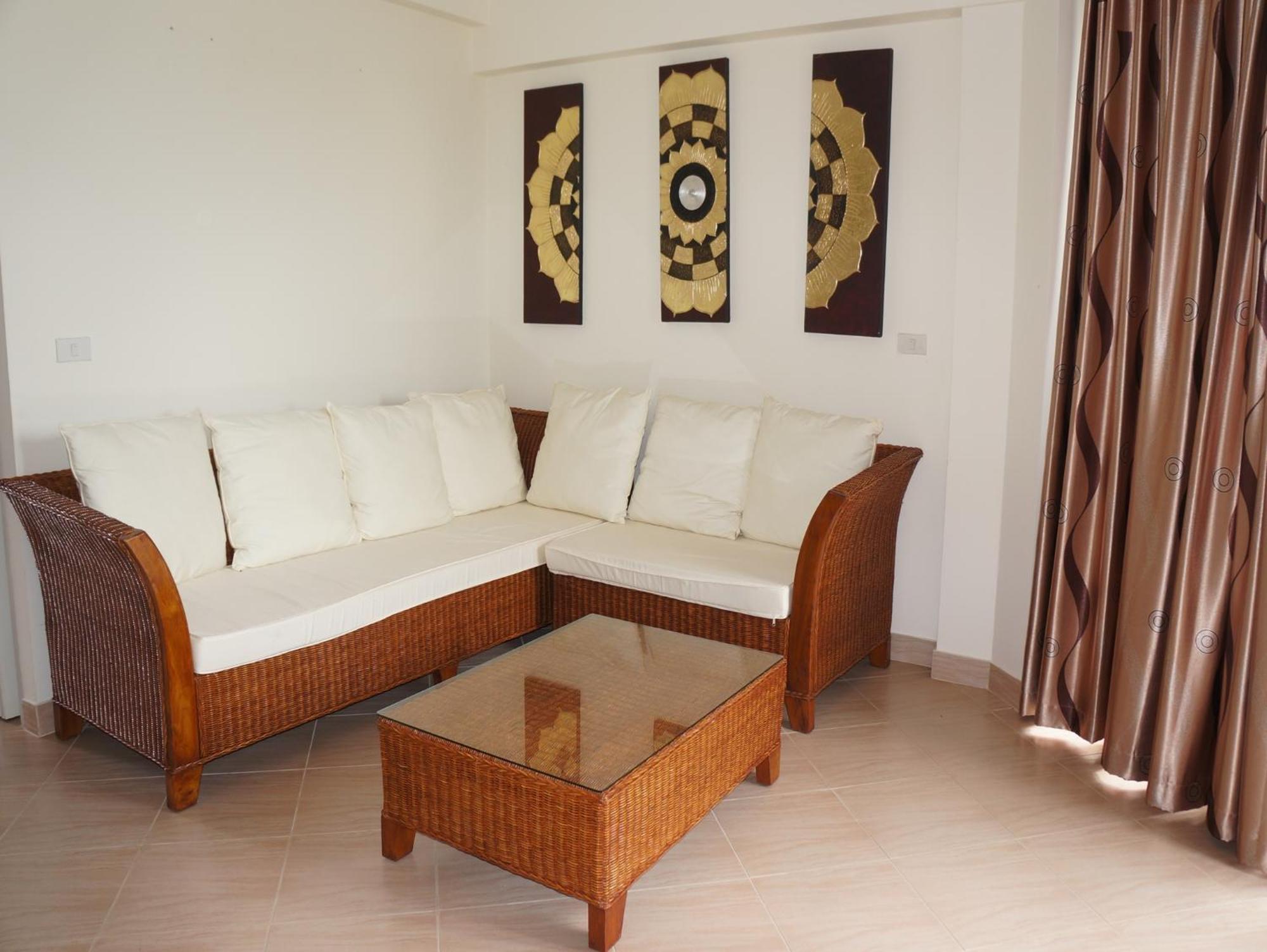 The Oriental Tropical Beach At Vip Resort Ban Phe Bilik gambar