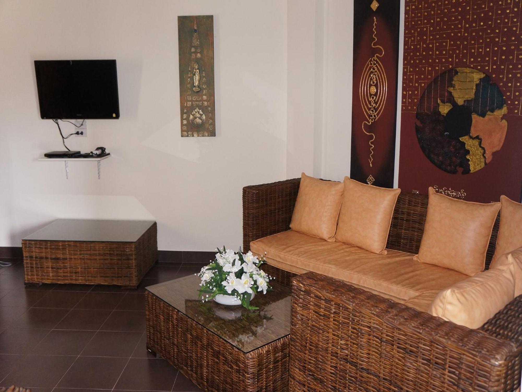 The Oriental Tropical Beach At Vip Resort Ban Phe Bilik gambar