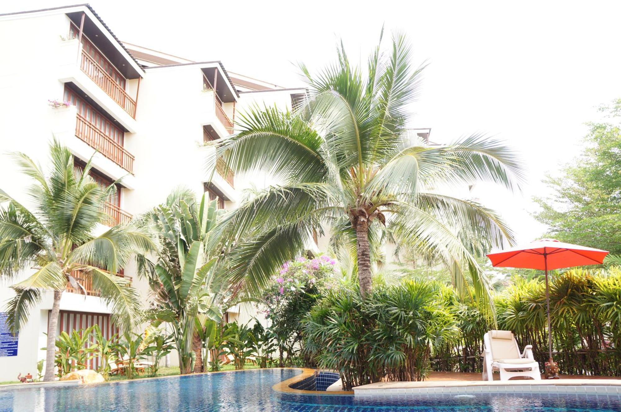 The Oriental Tropical Beach At Vip Resort Ban Phe Bilik gambar